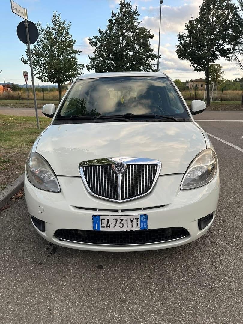 Lancia Ypsilon 1.4 New Oro Ecochic GPL