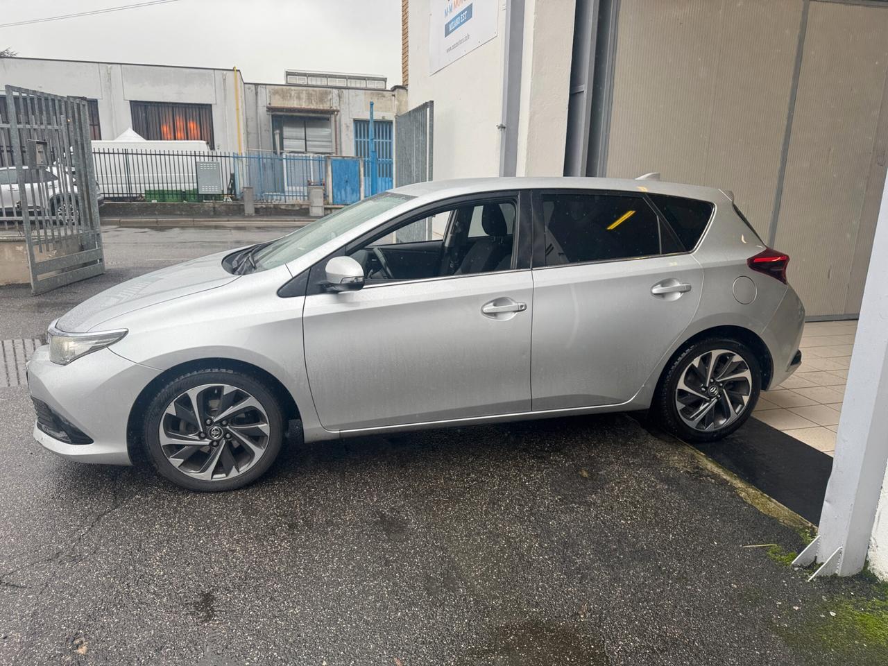 TOYOTA Auris 1.6 D-4D Lounge