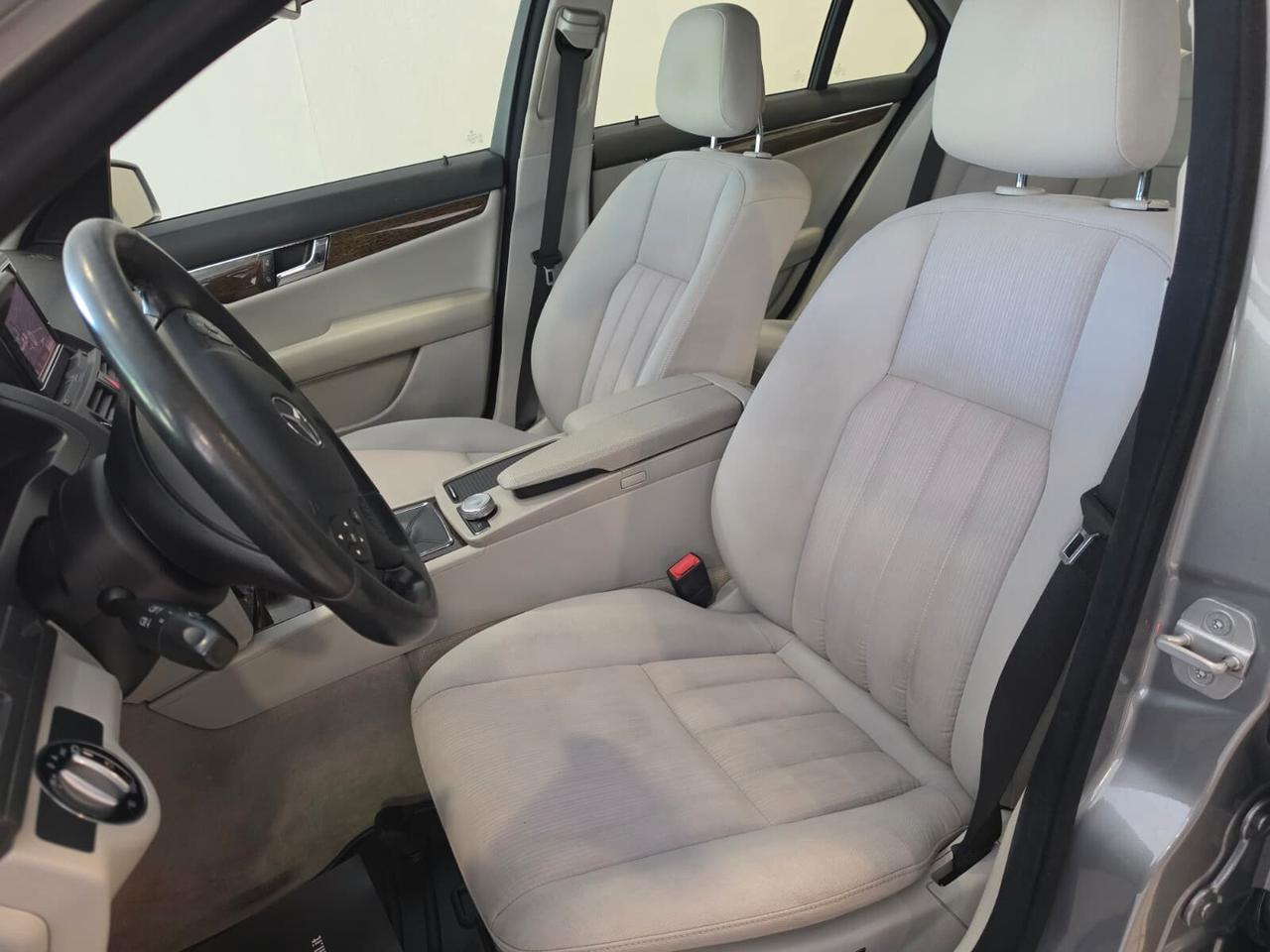 Mercedes-benz C 220 CDI BlueEFFICIENCY Avantgarde