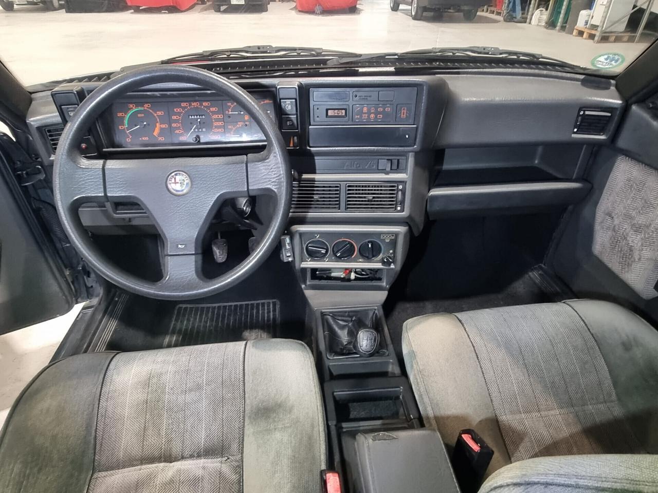 Alfa Romeo 75 2.0i TS 1a serie ASI quadro arancio