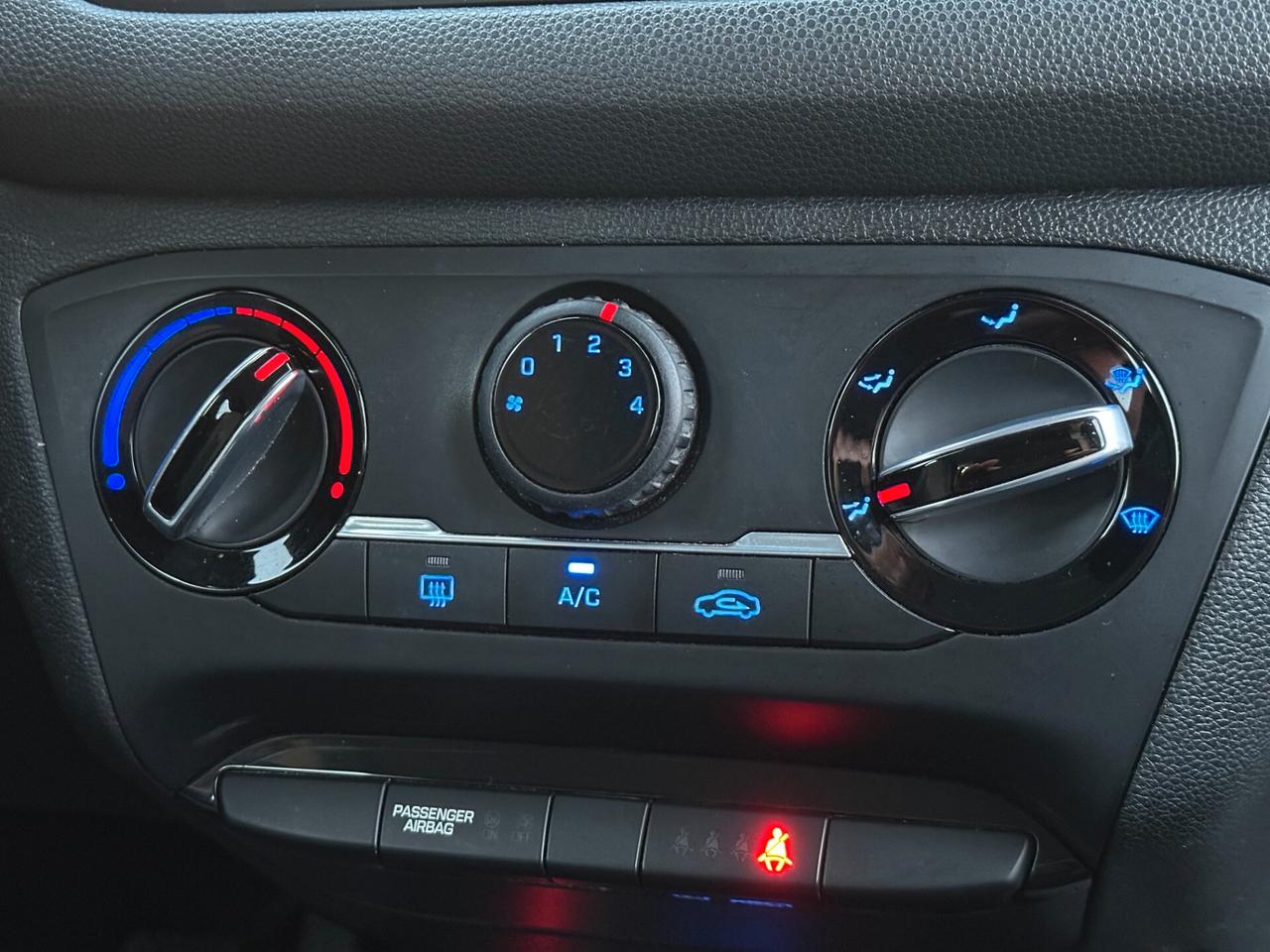 HYUNDAI i20 1.2 84 CV 5 porte Econext Login