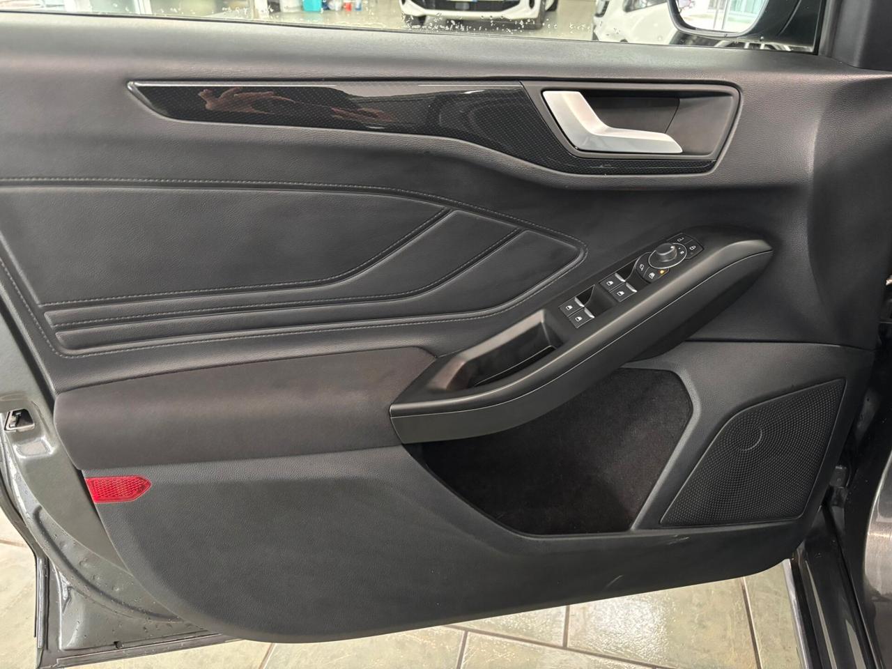 Ford Focus 1.0 EcoBoost Hybrid 125 CV SW ST-Line