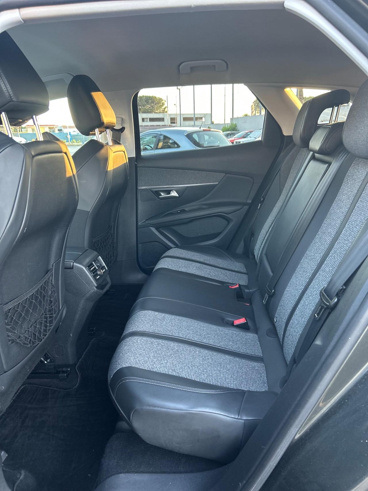Peugeot 3008 HDi 120Cv Allure