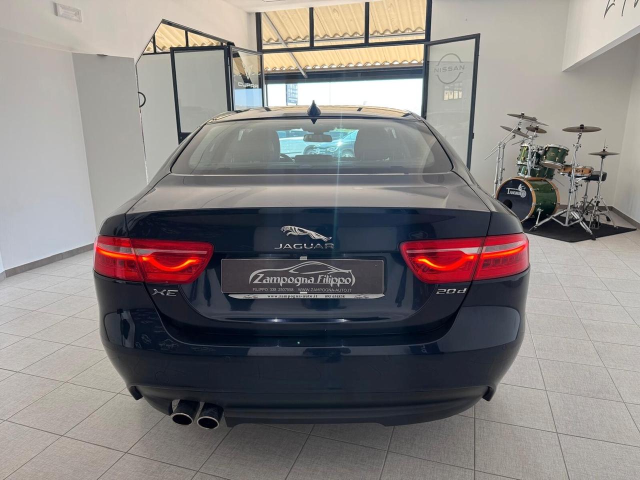 Jaguar XE 2.0 D 180 CV automatica