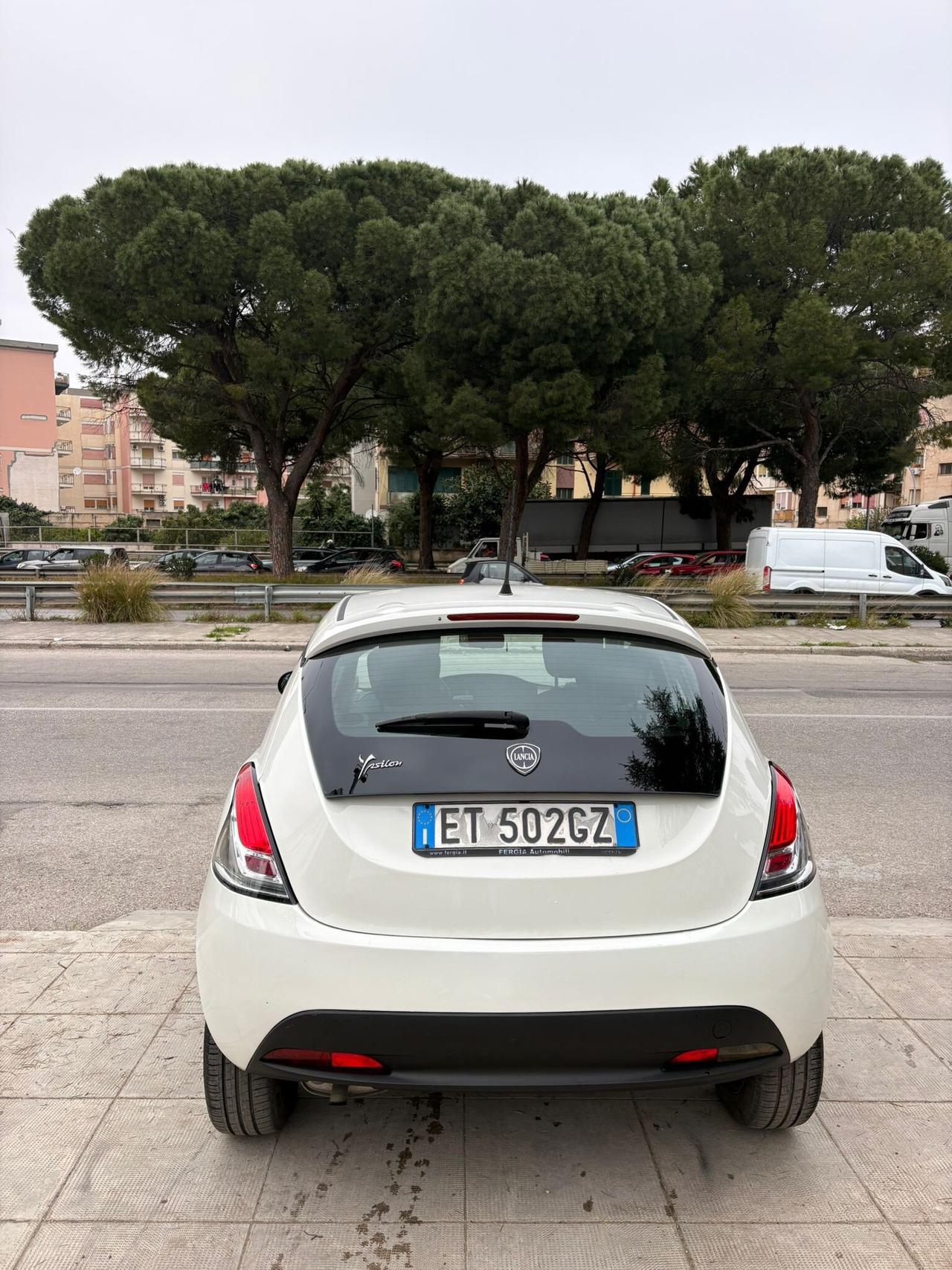 Lancia y 1.2 benzina