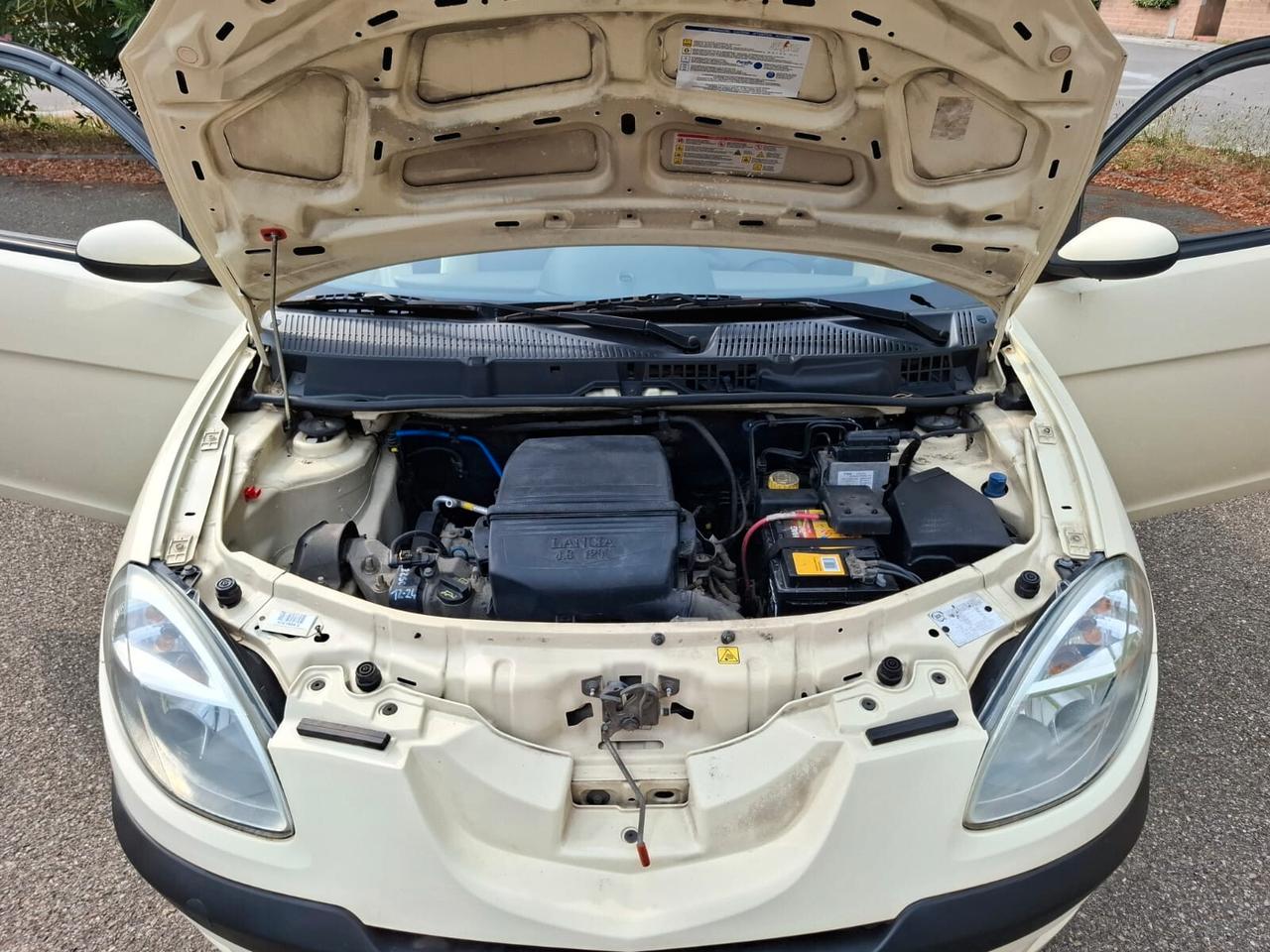 Lancia Ypsilon 1.2 benzina SOLAMENTE 93.000 KM