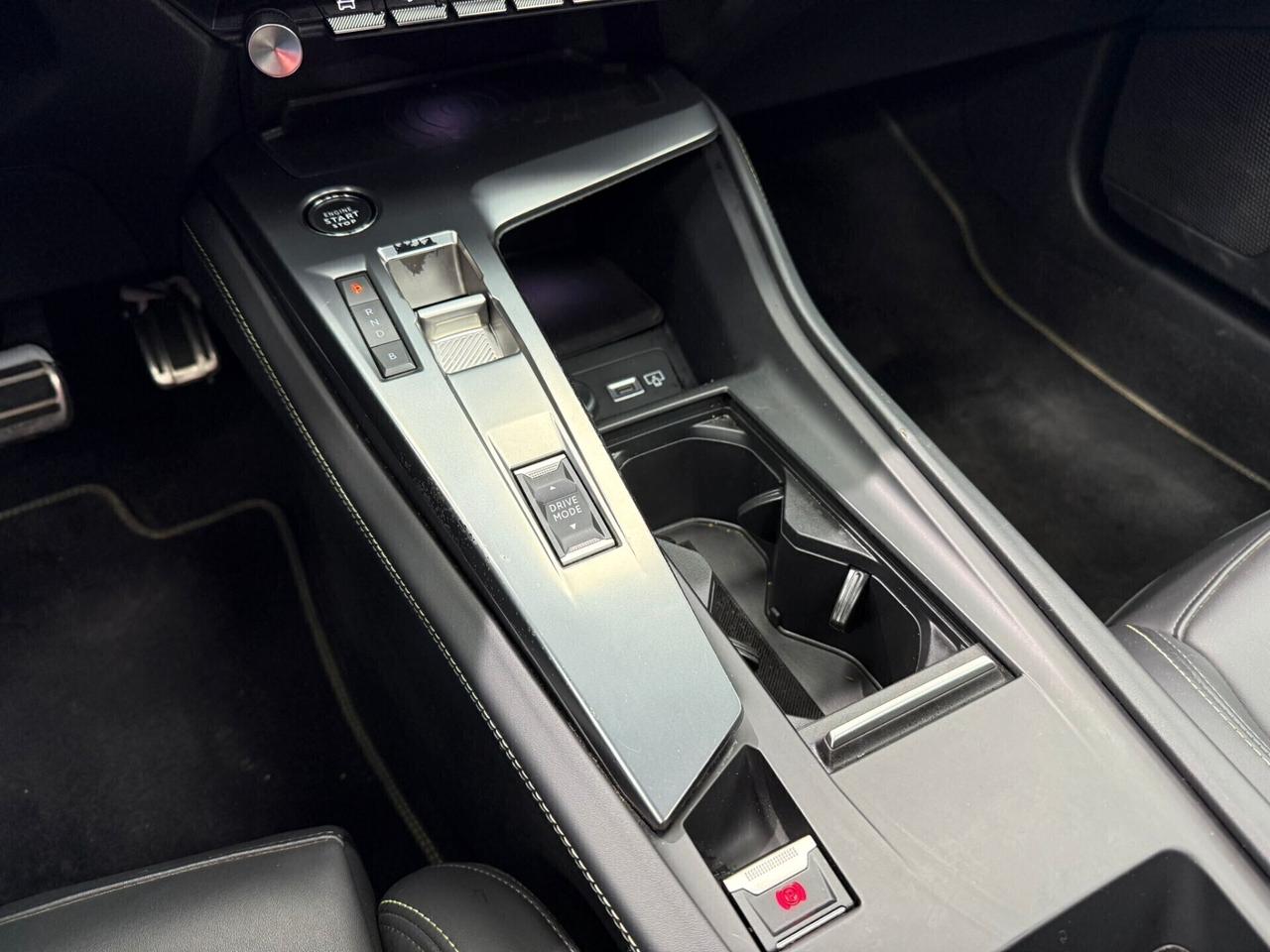 Peugeot 408 Hybrid 225 e-EAT8 GT (745)