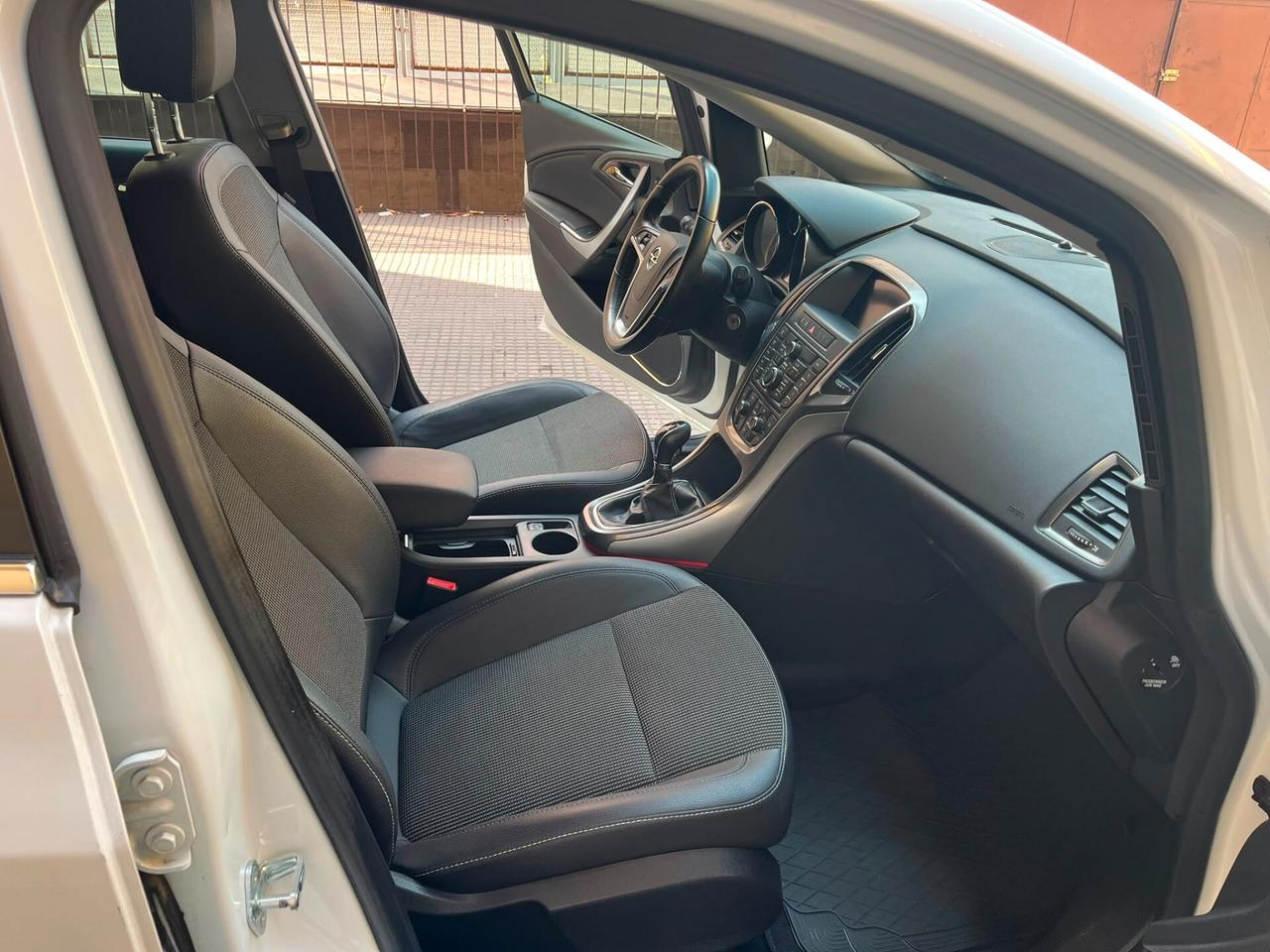 Opel Astra 1.7 CDTI 125CV Sports Tourer Cosmo