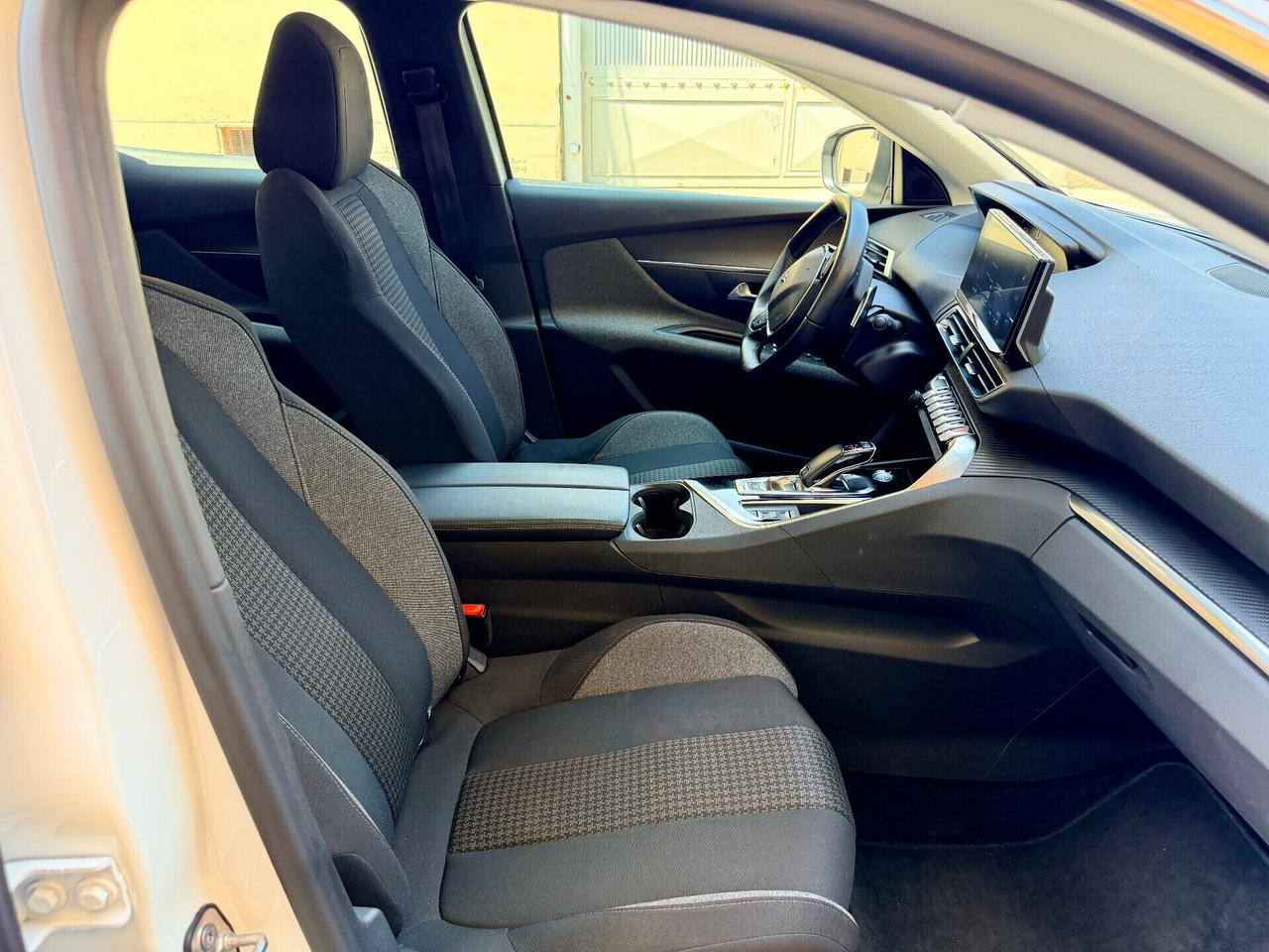 Peugeot 3008 BLUEHDI 130CV EAT8 AUTOMATICA IMPECCABILE FULL