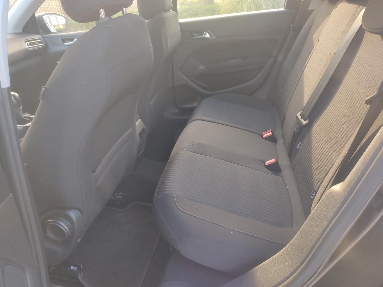 Peugeot 308 BlueHDi 100 S&S SW Business