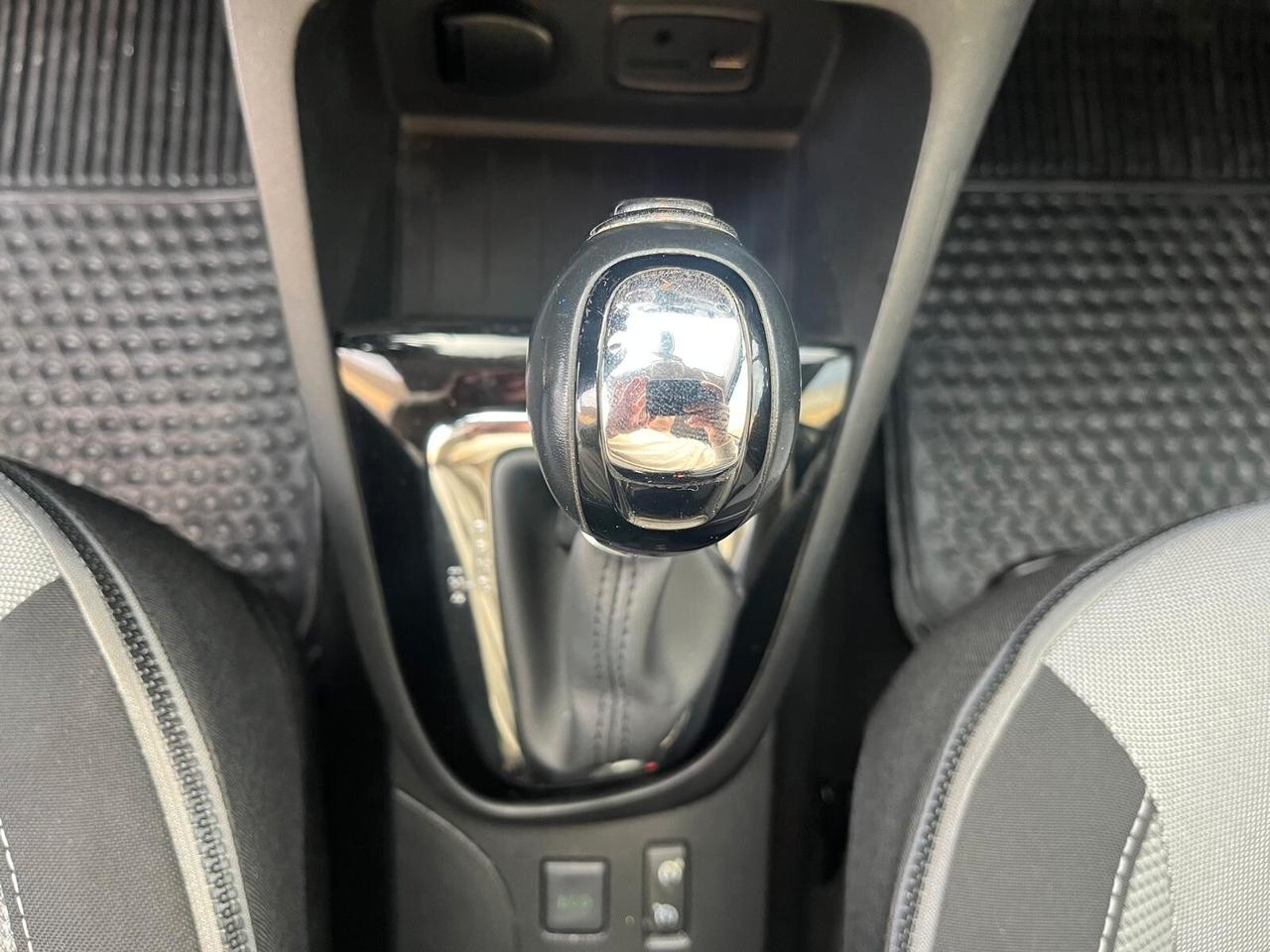 Renault Captur 1.5 dCi 90 CV EDC Intense