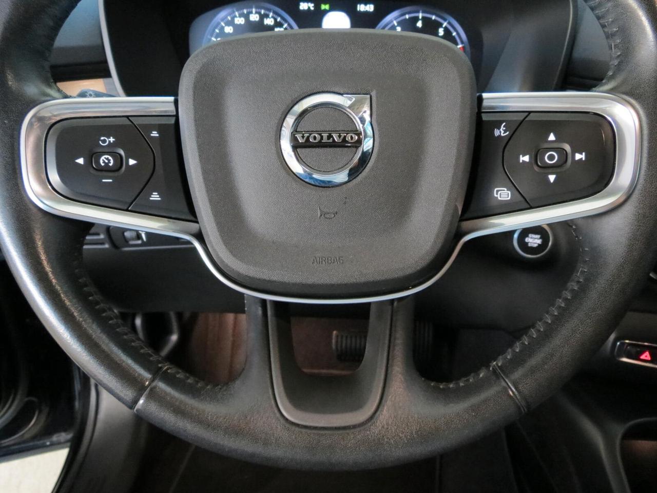 Volvo XC40 T3 Geartronic Momentum Pro