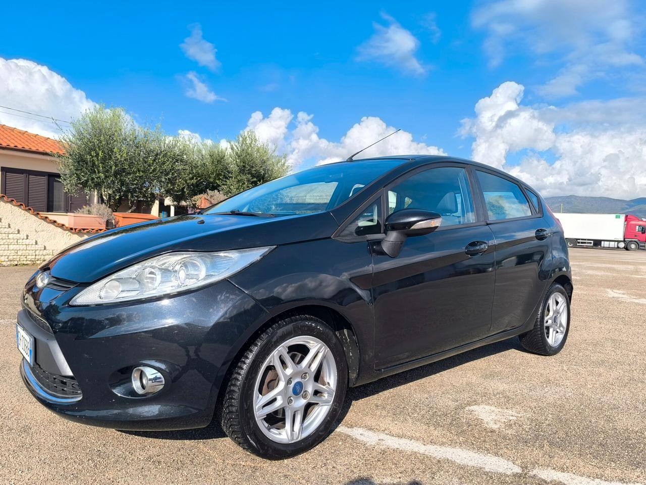 Ford Fiesta 1.4 TDCi 70CV 5 porte Titanium