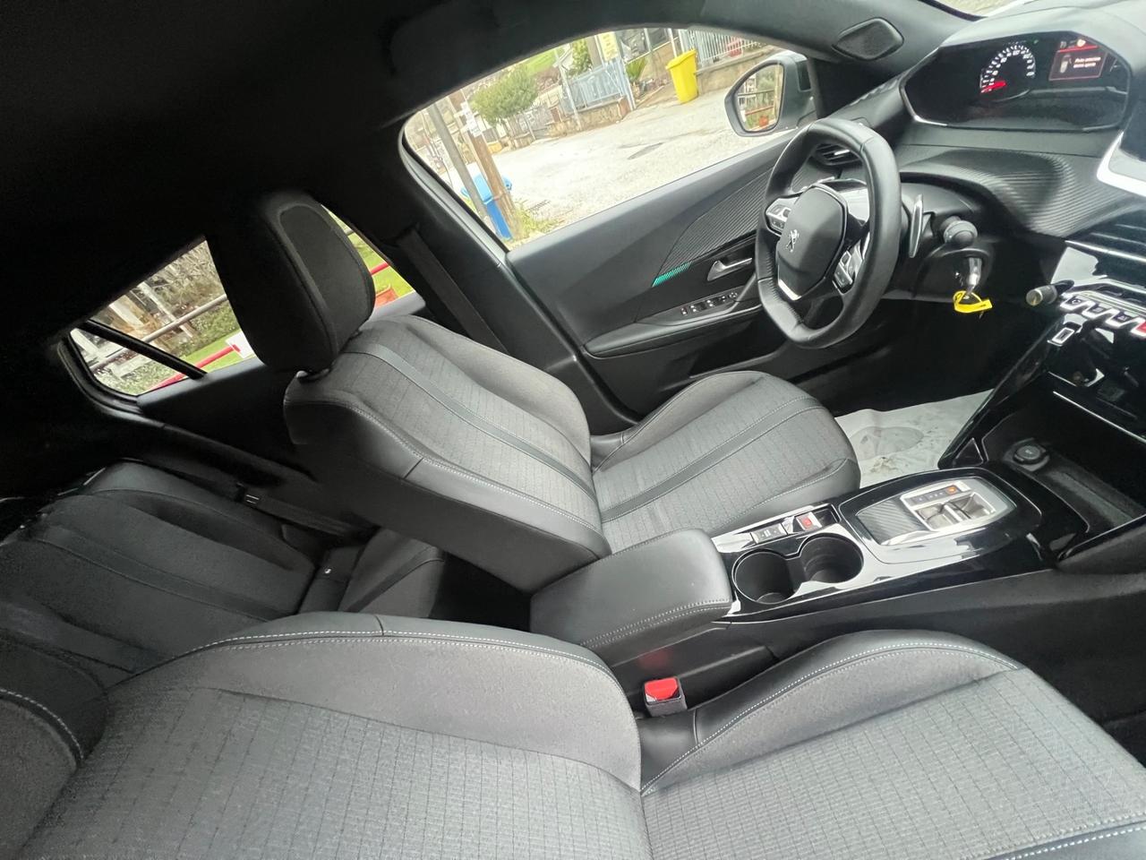 Peugeot 2008 BlueHDi 130 S&S EAT8 Allure