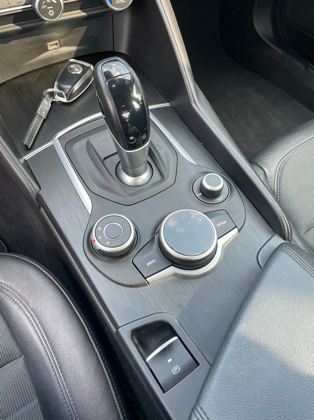 ALFA ROMEO Giulia 2.2 Turbodiesel 150CV AT8 SUPER