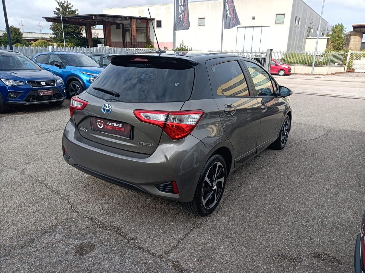 Toyota Yaris 1.5 Hybrid 5 porte Lounge Blue