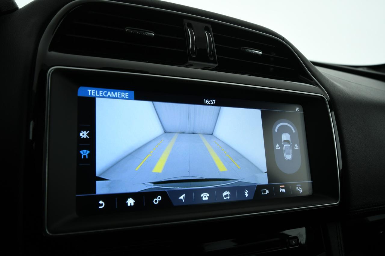 JAGUAR F-Pace 2.0d i4 Portfolio 180cv auto TETTO PANO+CAMERA+APP CONNECT