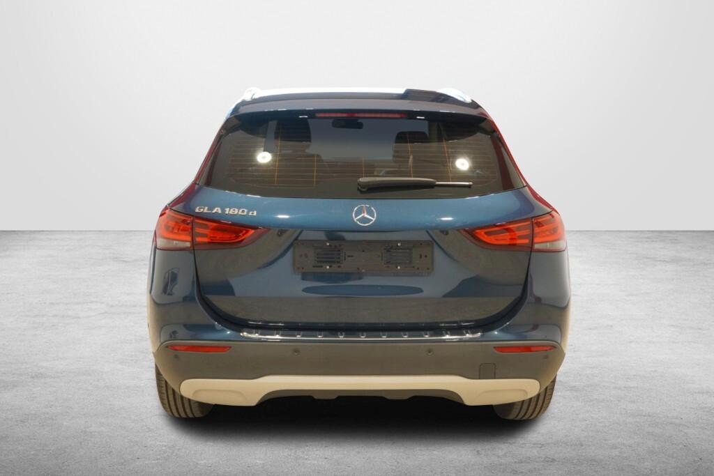 MERCEDES-BENZ GLA 180D 115CV AUTOMATIC BUSINESS SOLUTION ( CRUISE - PELLE - NAVI PREMIUM - PARK ASSIST - TELECAMERA POST. )