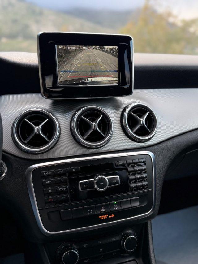 MERCEDES-BENZ GLA 200 d Automatic Premium