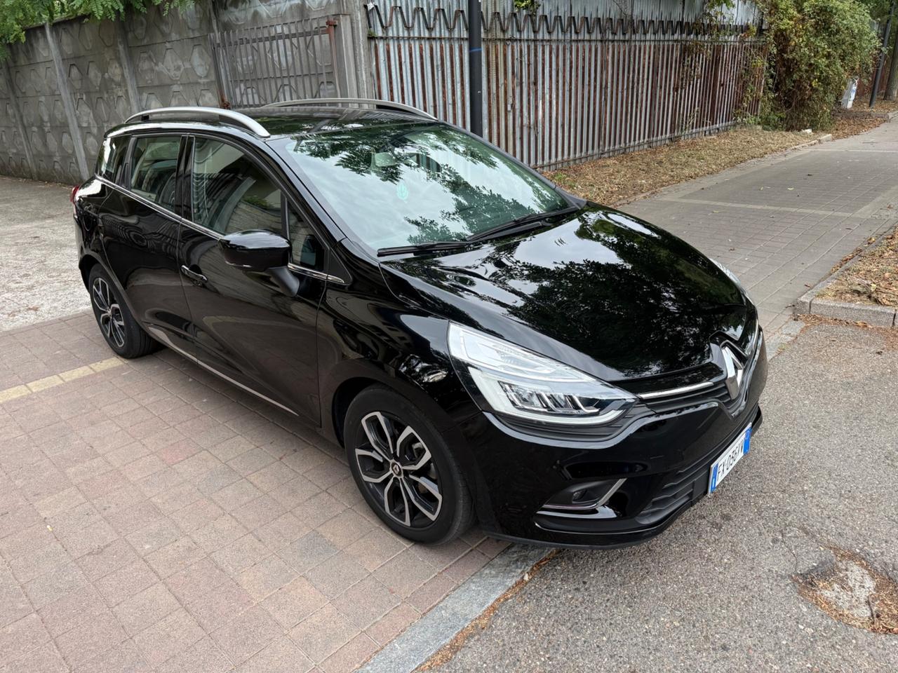 Renault Clio Sporter dCi 8V 90 CV EDC Moschino Zen
