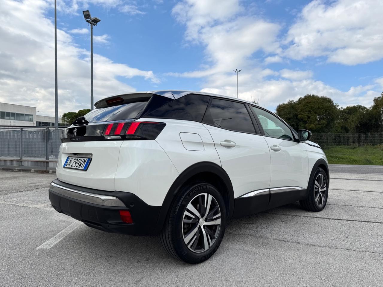 PEUGEOT 3008 1.5 Hdi Allure - Led Navi 18