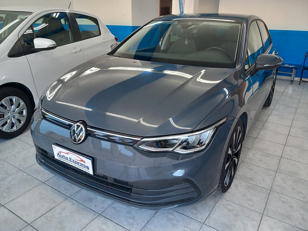 Volkswagen Golf 8 anno 2021 2.0 diesel 101 mila km