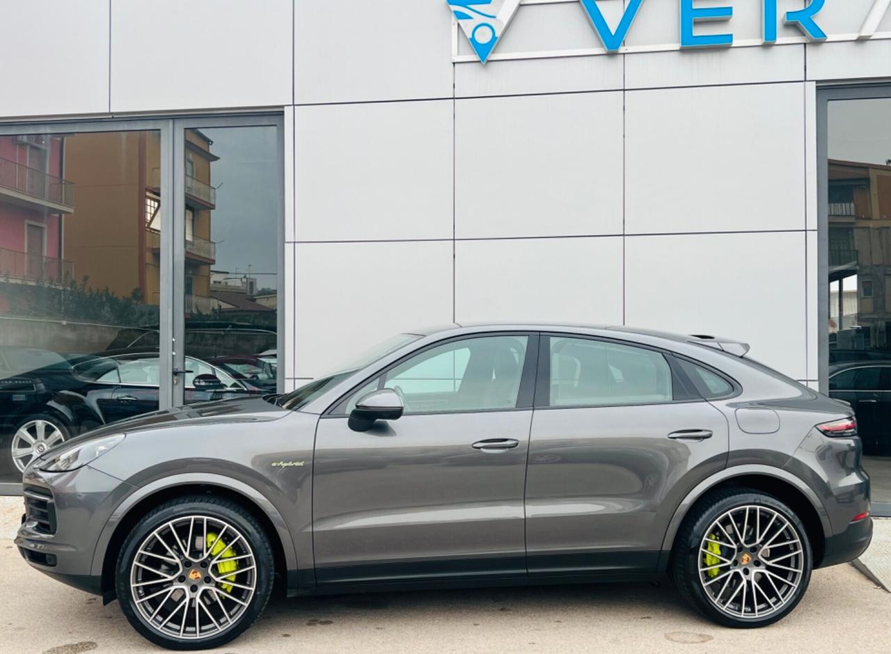 Porsche Cayenne Coupe e-hybrid possibilità noleggio no scoring