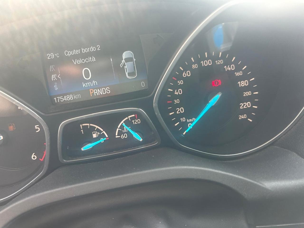 Ford Kuga 2.0 TDCI 180 CV S&S 4WD Powershift ST-Line