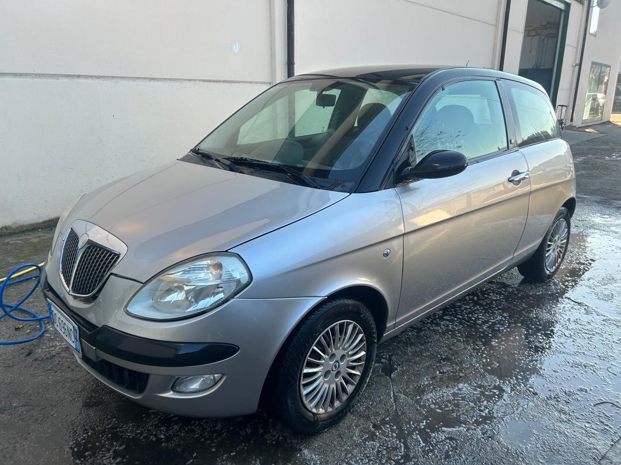 Lancia Ypsilon 1.3 MJT 75 CV Argento