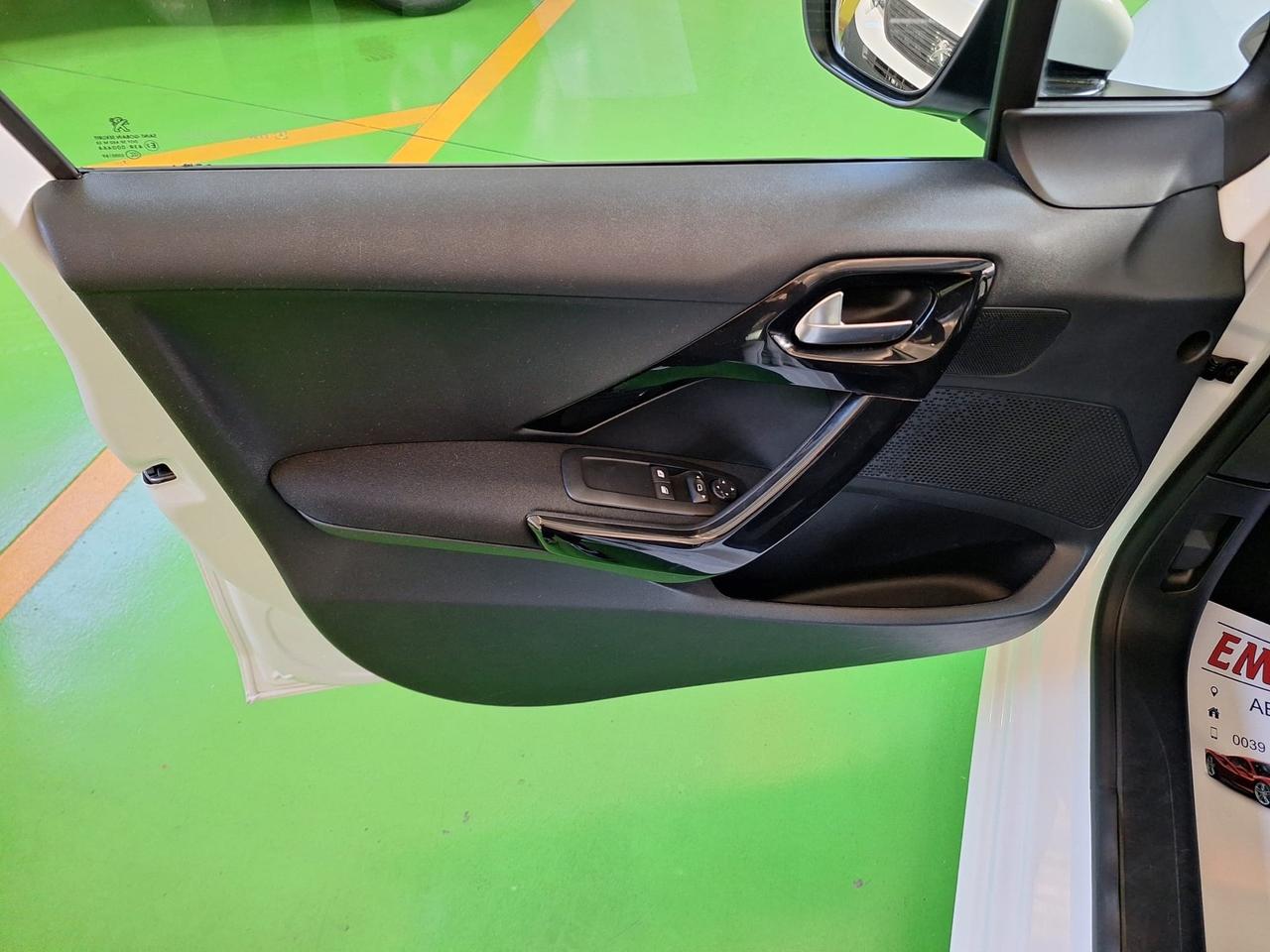 Peugeot 208 PureTech 82 5 porte Allure