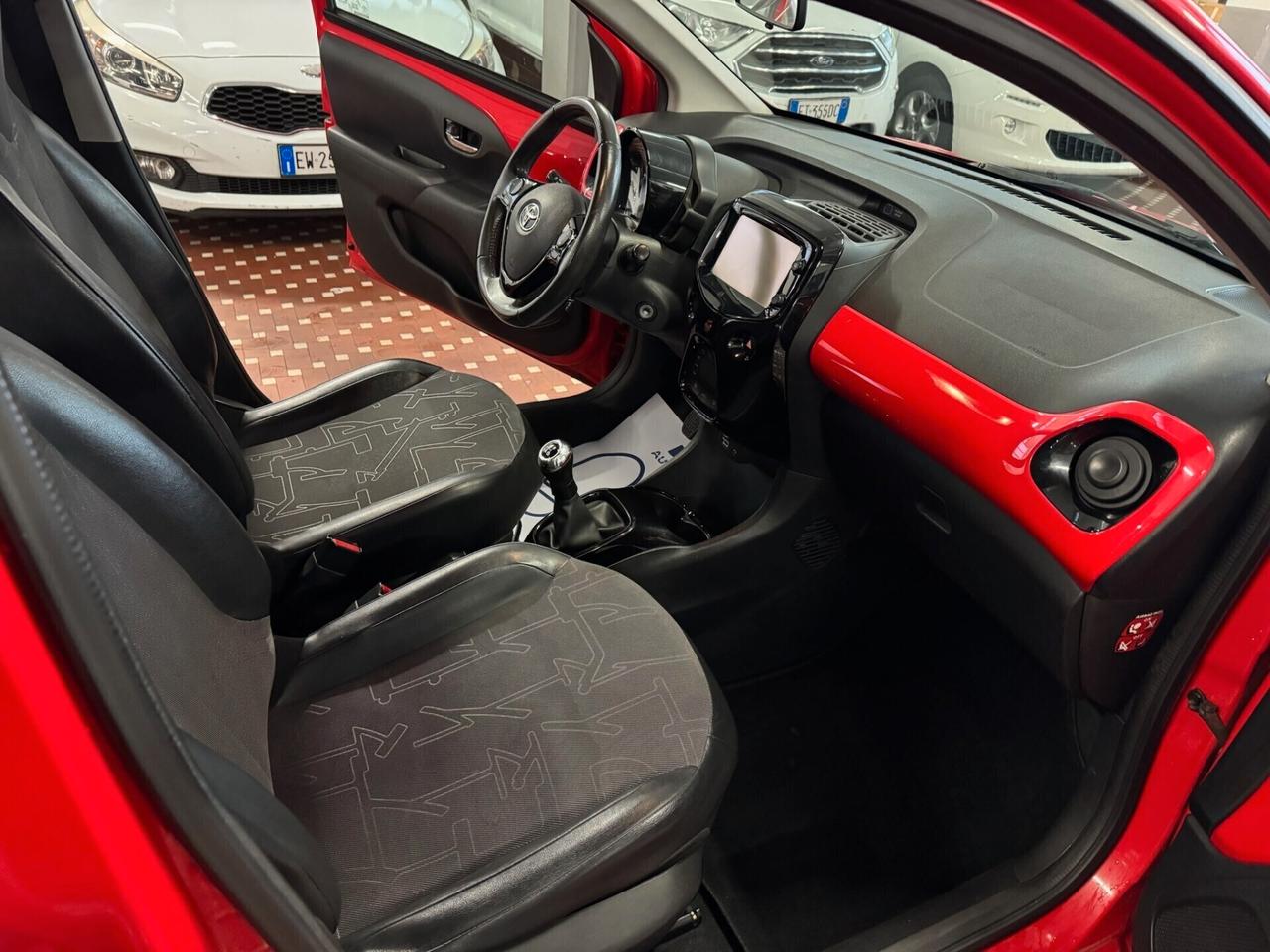 Toyota Aygo 1.0 VVT-i 69 CV 5 porte x-clusiv - CABRIO