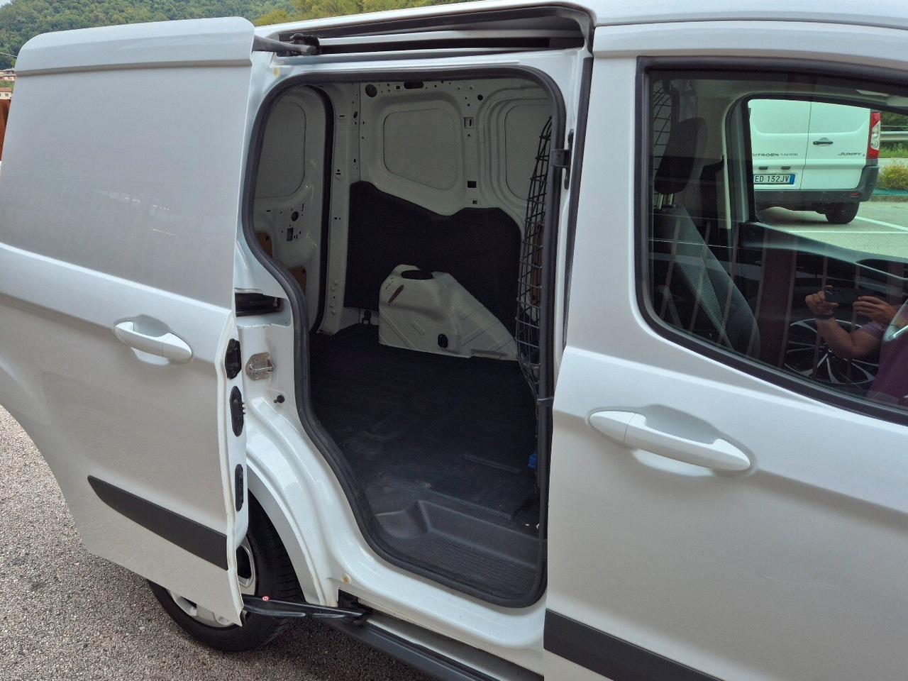 Ford Transit Courier 1.5 TDCi 75CV Van Entry