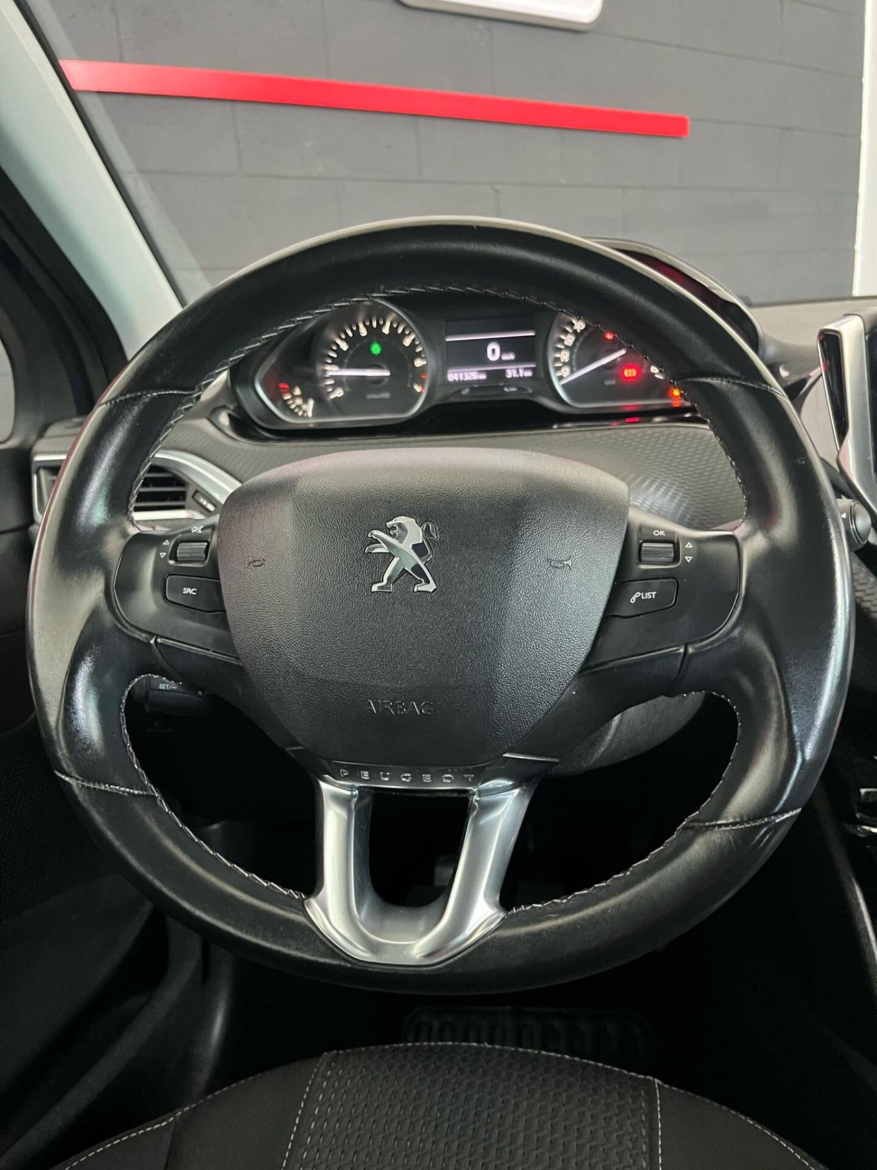 Peugeot 208 PureTech 82 5 porte Allure