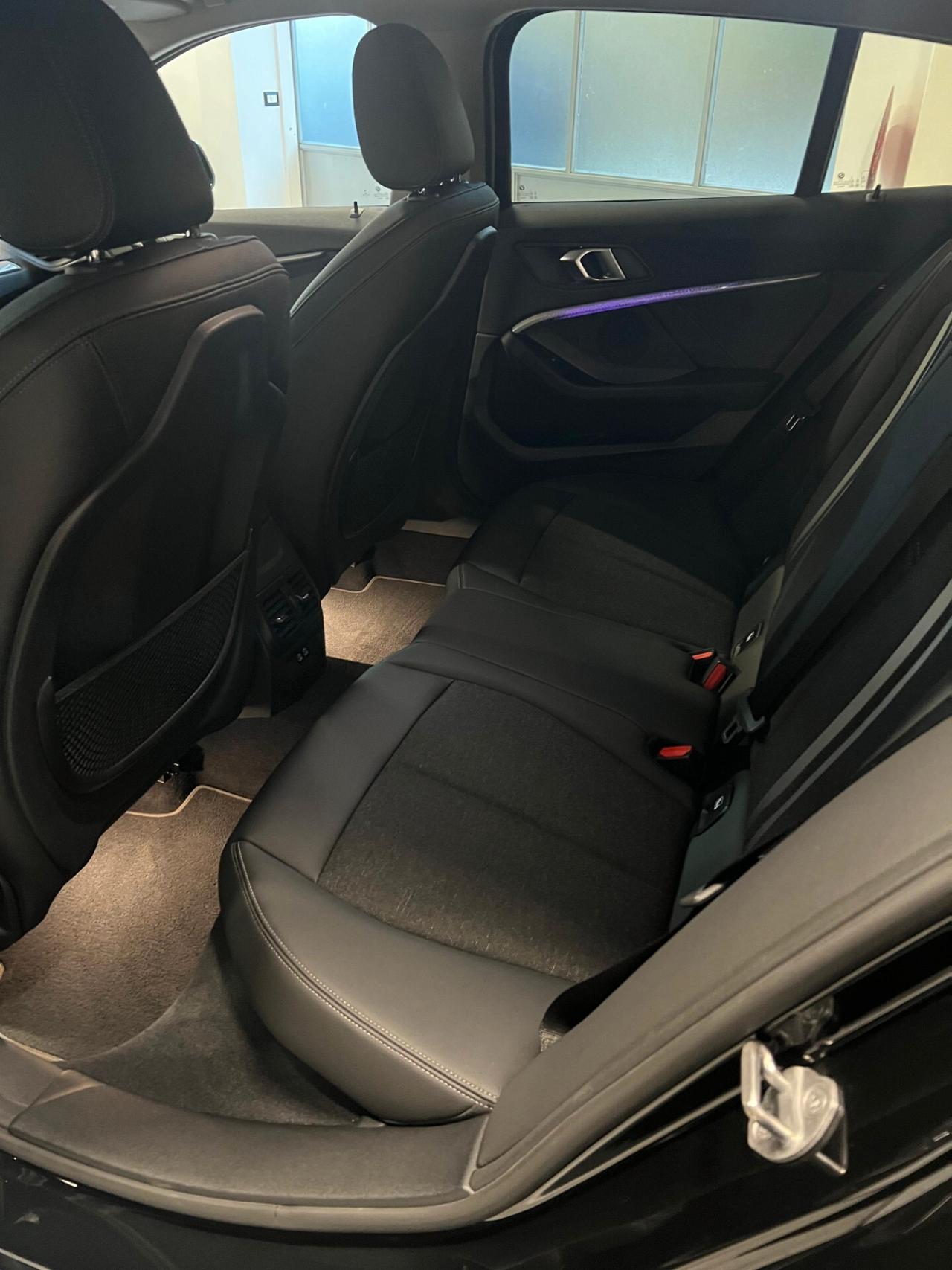 Bmw 118 118d 5p. Msport