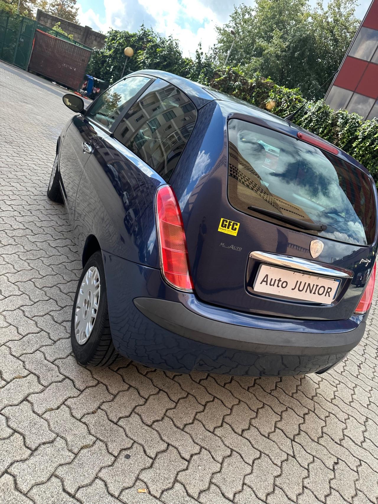 Lancia Ypsilon 1.3 MJT 90 CV Platino