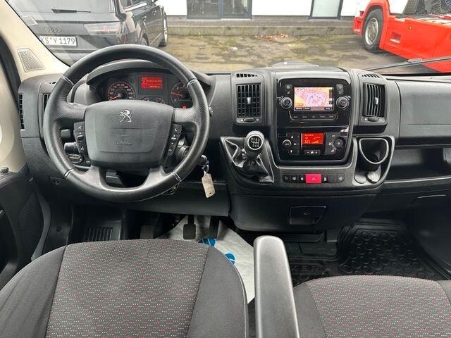Peugeot Boxer 330 BlueHDi 120 S&S PC-TN Combi Comfort