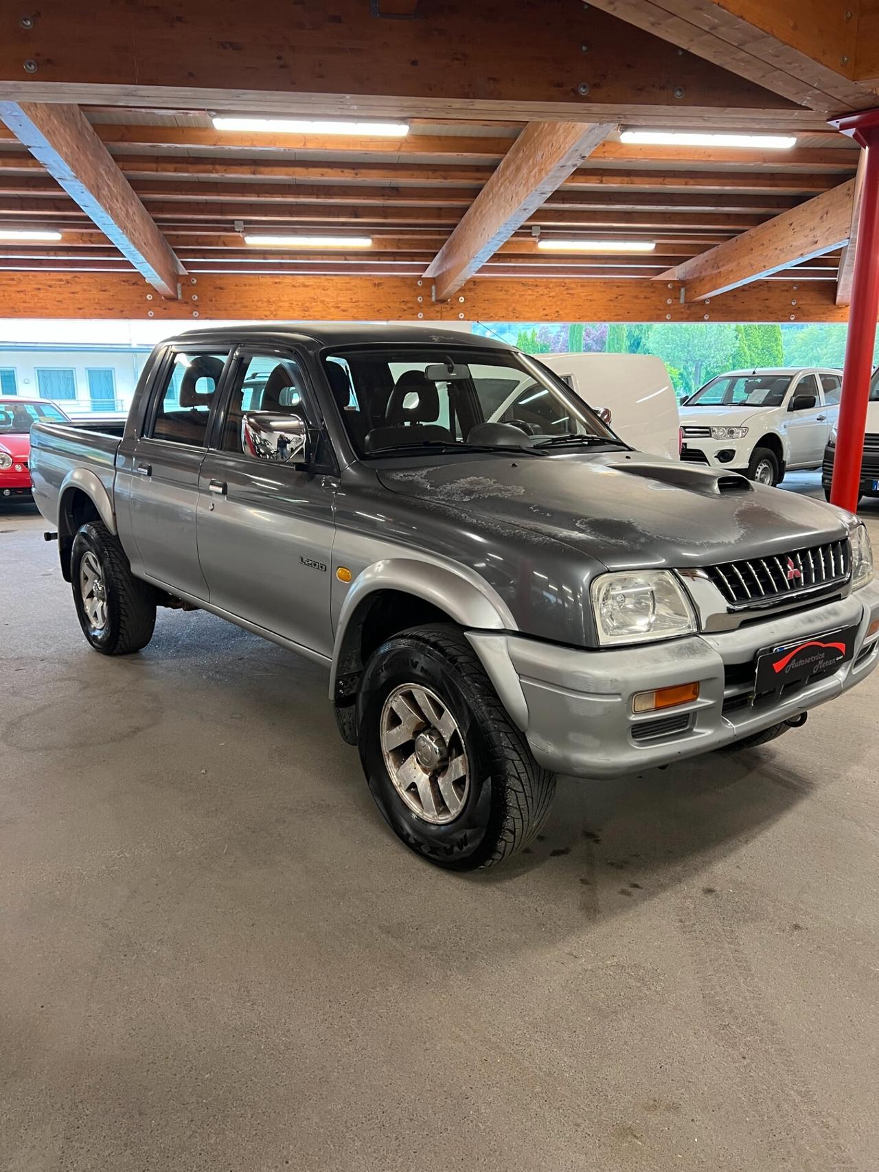 Mitsubishi L200 2.5 TDI 4x4 99PS/cv DC GLS Neopatentati