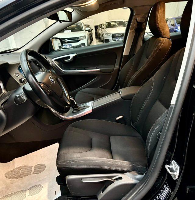 VOLVO V60 D2 1.6 Powershift Kinetic