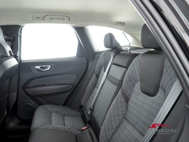 VOLVO XC60 2.0 b4 Essential awd auto