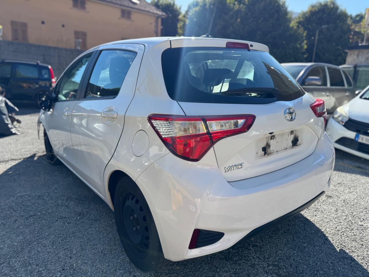TOYOTA YARIS 1.0 BENZINA SINISTRATA