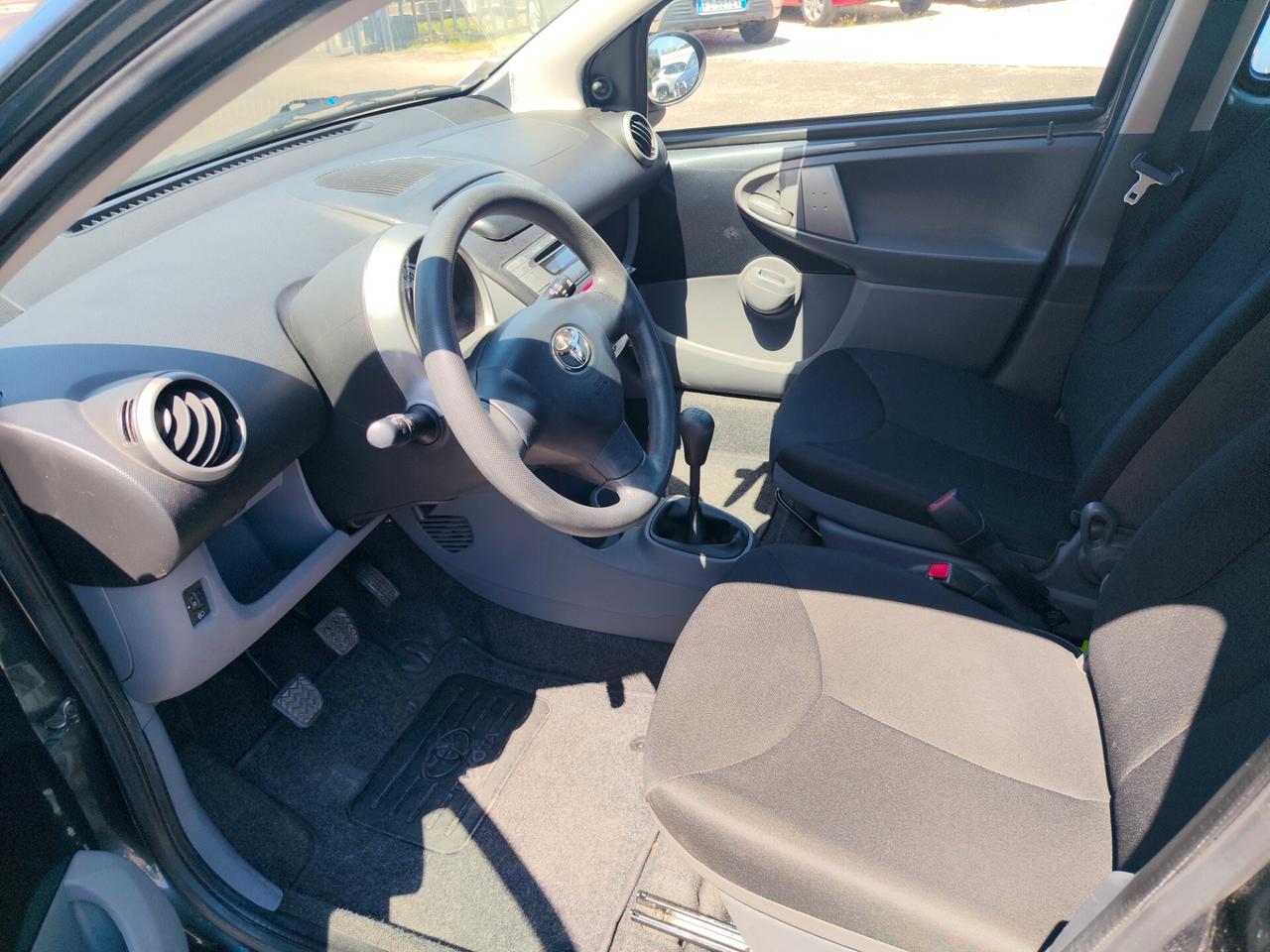 Toyota Aygo 1.0 5 porte Now Connect !24.000 km!