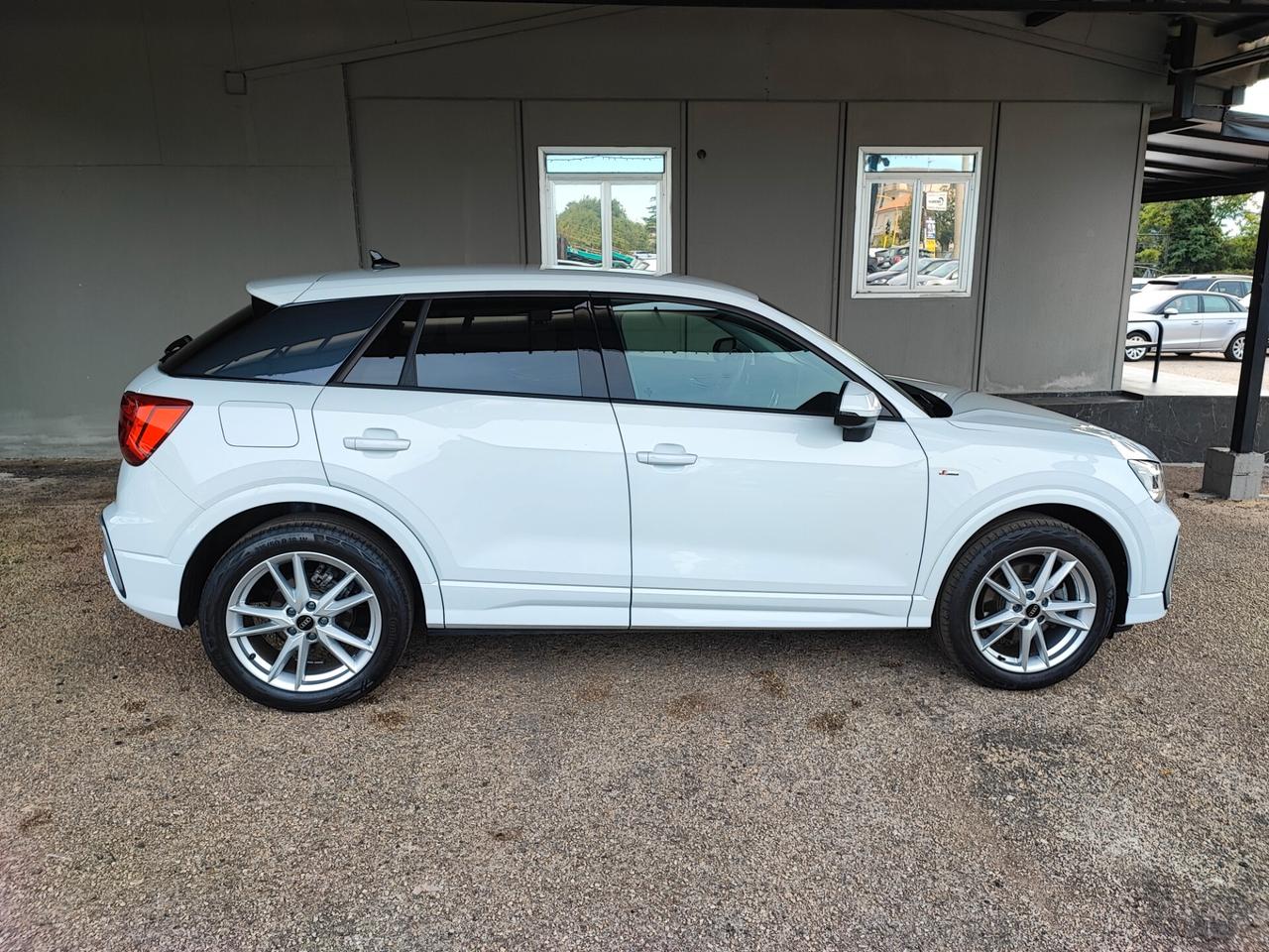 Audi Q2 35 TDI S tronic line Edition