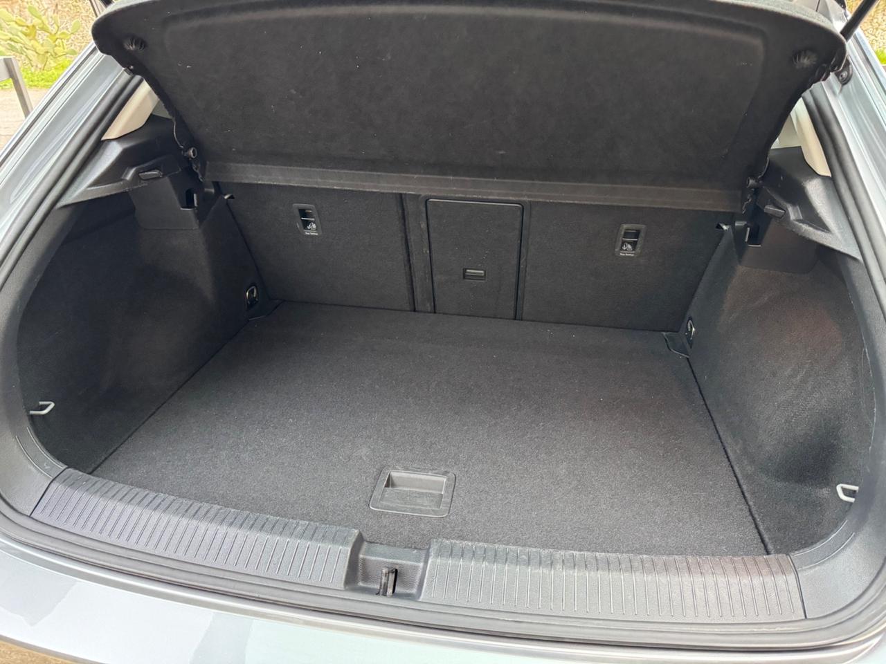 Vw T-Roc 1.0 TSI - FARI LED - CERCHI 17 - 2022