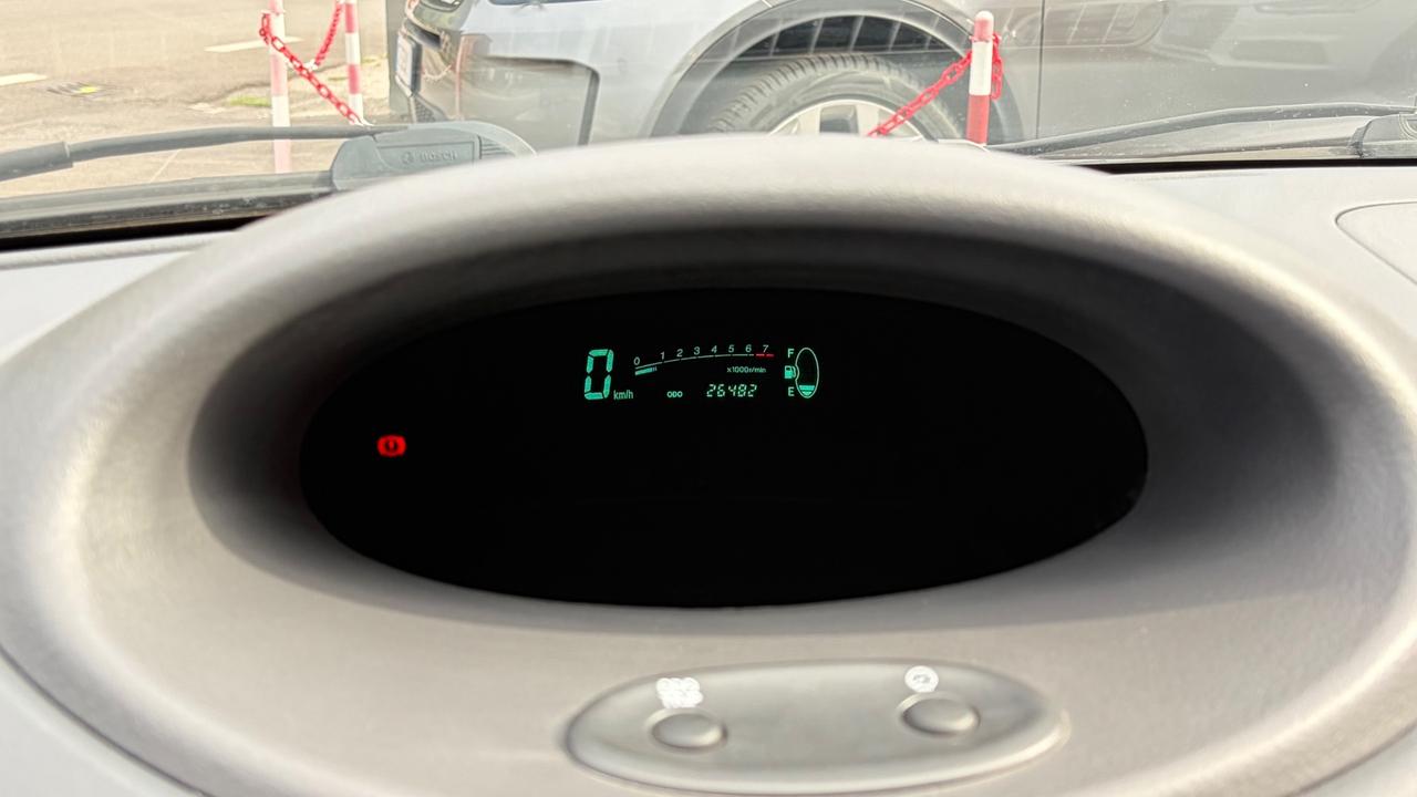Toyota Yaris 1.0i 16V cat 3 porte sol con soli 26.000 mila kilometri