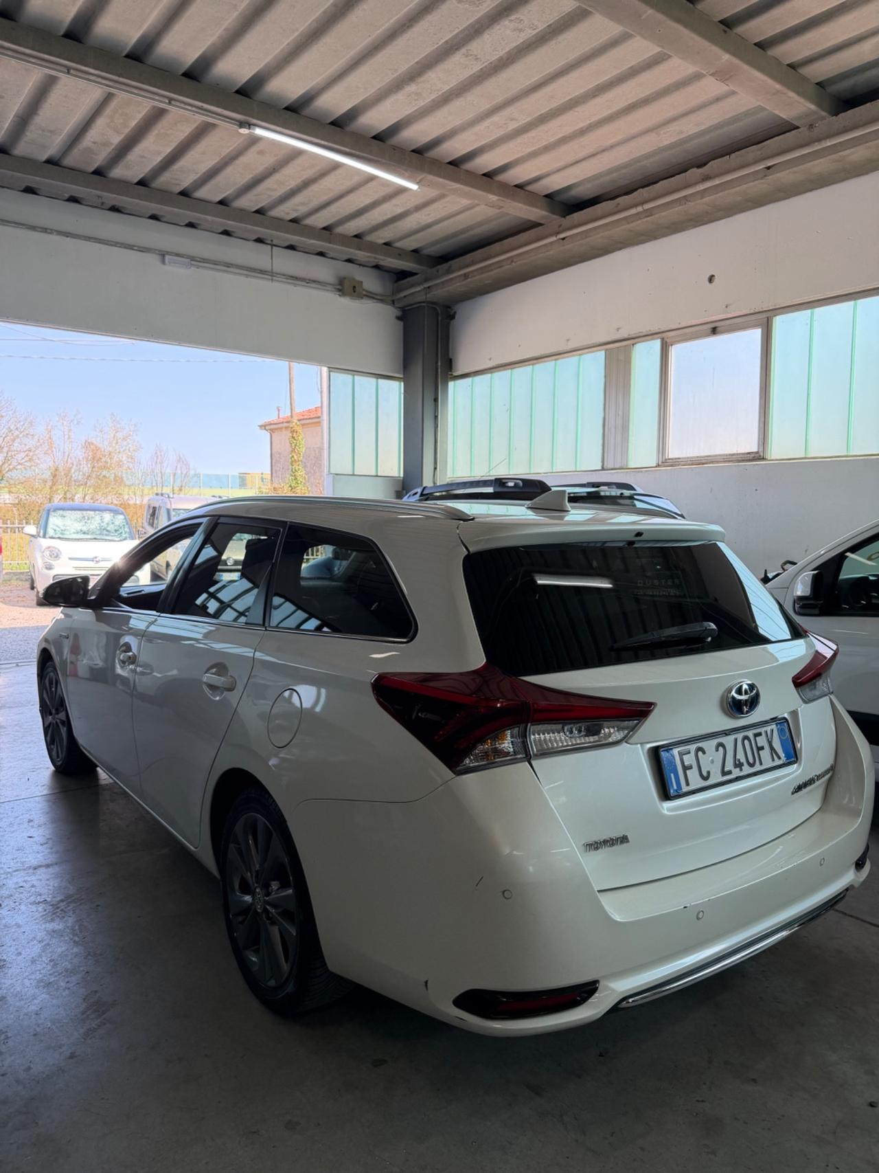 Toyota Auris Touring Sports 1.8 Hybrid Lounge