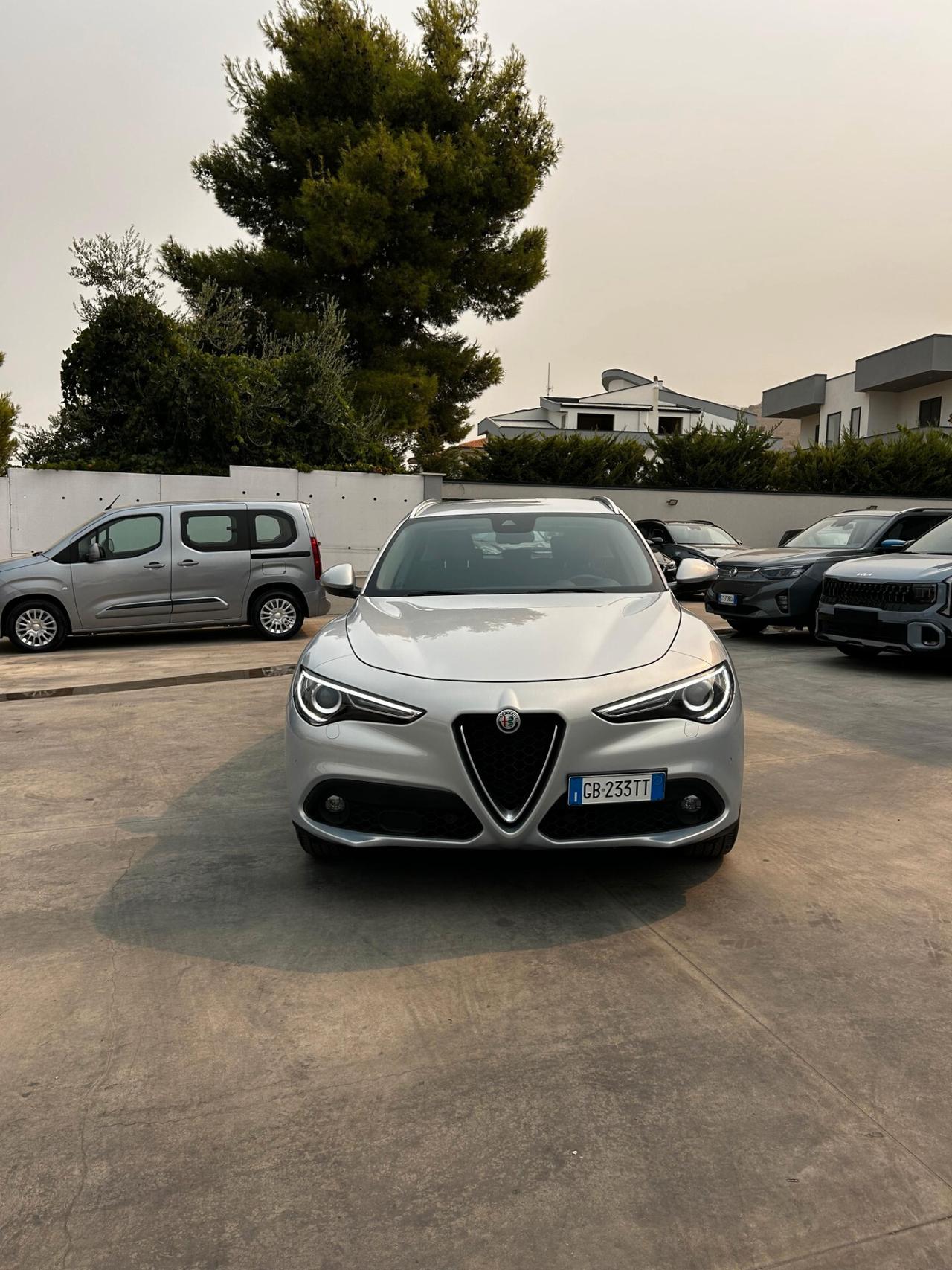 Alfa Romeo Stelvio 2.2 Turbodiesel 160 CV AT8 RWD Super