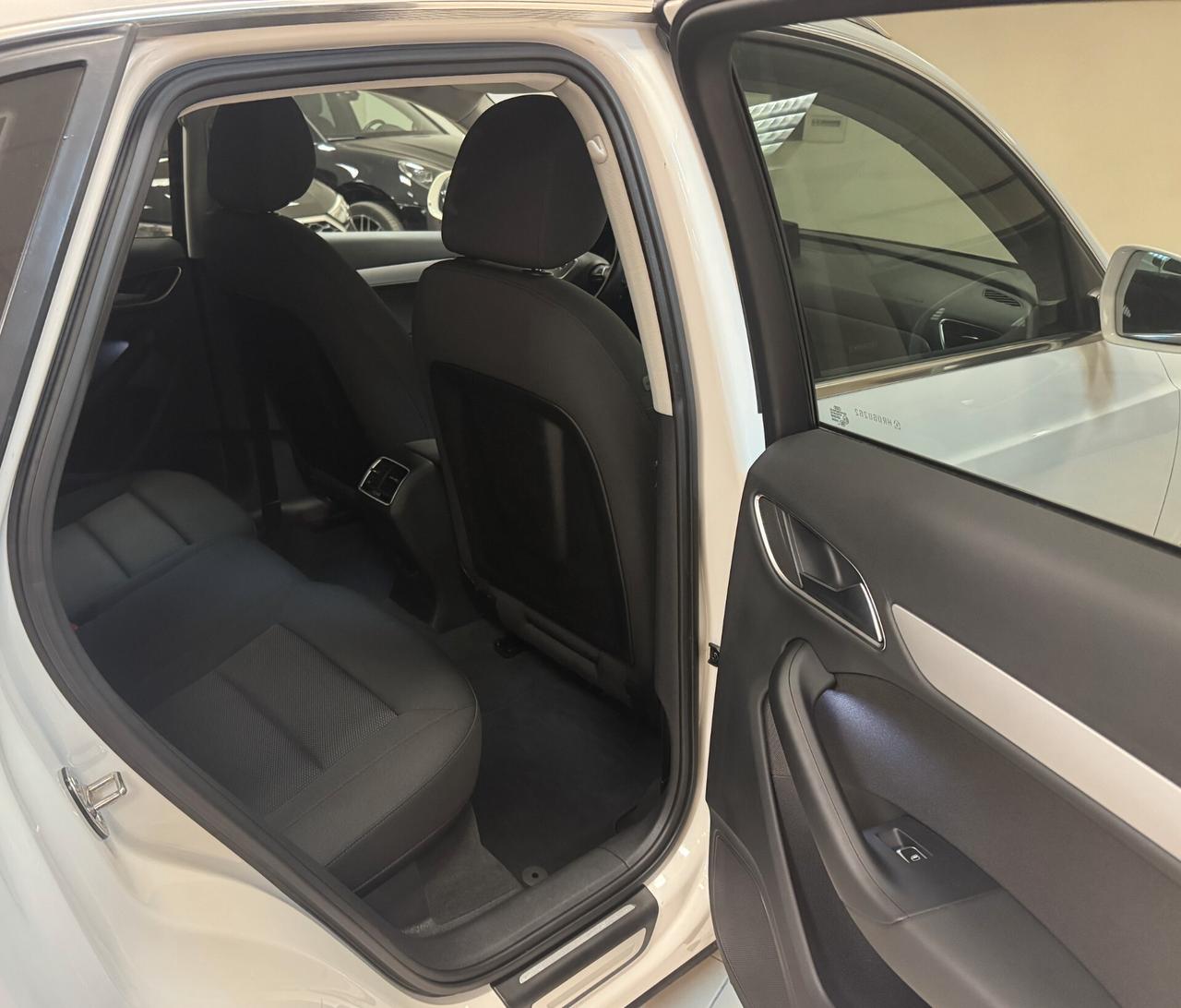 Audi Q3 2.0 TDI 120 CV Sport