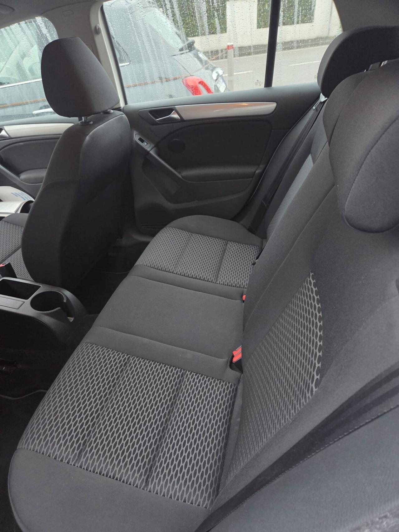 Volkswagen Golf POCHI KM - 2011