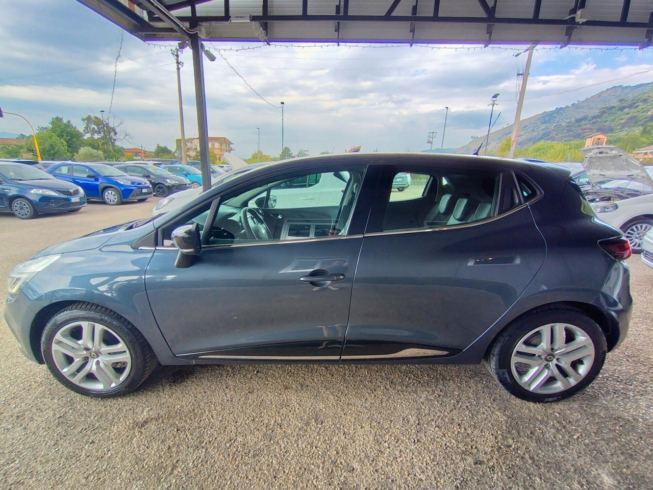 Renault Clio TCe 12V 90 CV 5 porte Moschino Life