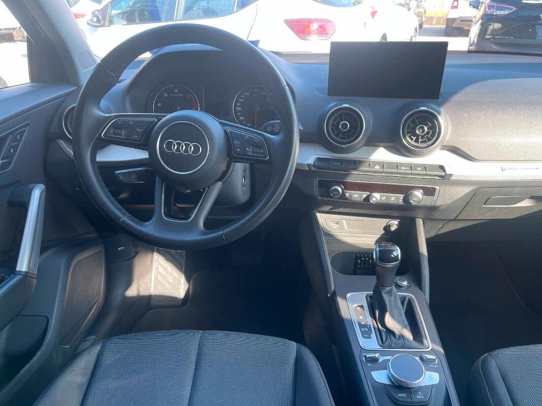 Audi Q2 30 2.0 tdi Business s-tronic LED PDC